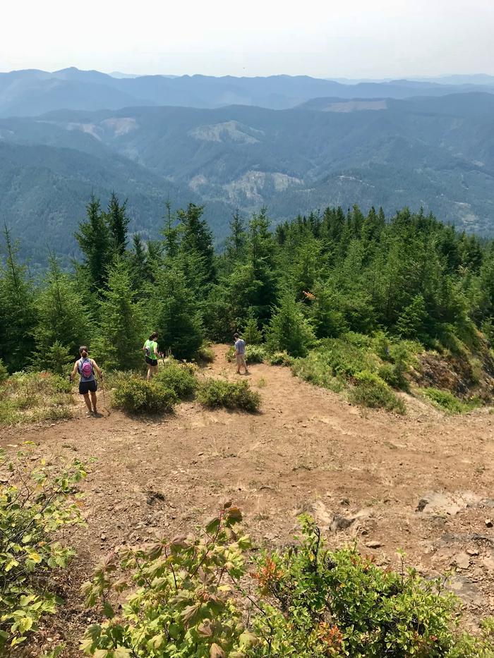 Scott stayed up at the top to get a picture of us all heading down. Scott stayed up at the top to get a picture of us all heading down.
